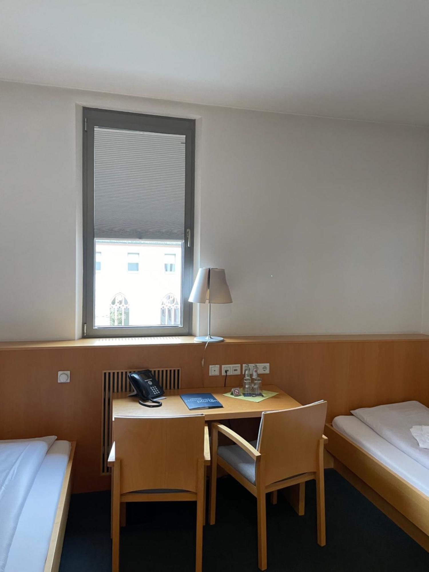 Tagungshaus Himmelspforten - Self Check-In ヴュルツブルク エクステリア 写真